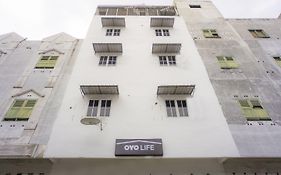 Oyo Life 2366 Gatsu Kost